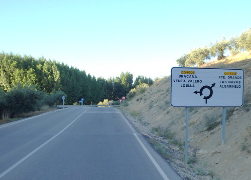 We're turning left toward Br&aacute;cana.